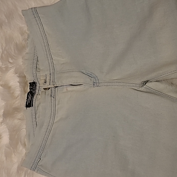 High-waisted Jean's - Picture 2 of 5